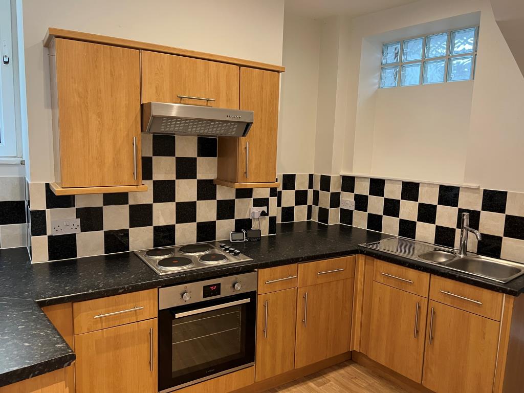 Lot: 63 - FOUR-BEDROOM HOUSE FOR OWNER OCCUPATION, LETTING OR HOLIDAY USE -